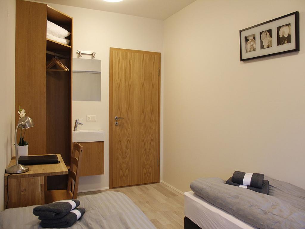 Kef Guesthouse By Keflavik Airport Room photo